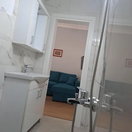 Konti 42 * Durres